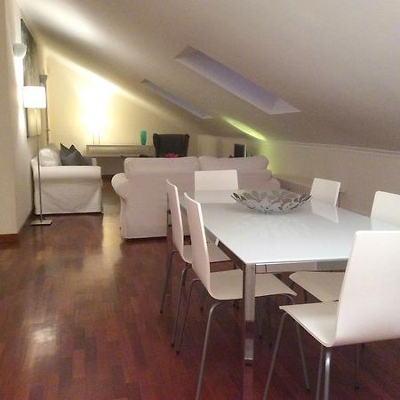 Apartment La Mansarda Alba  Habitación foto