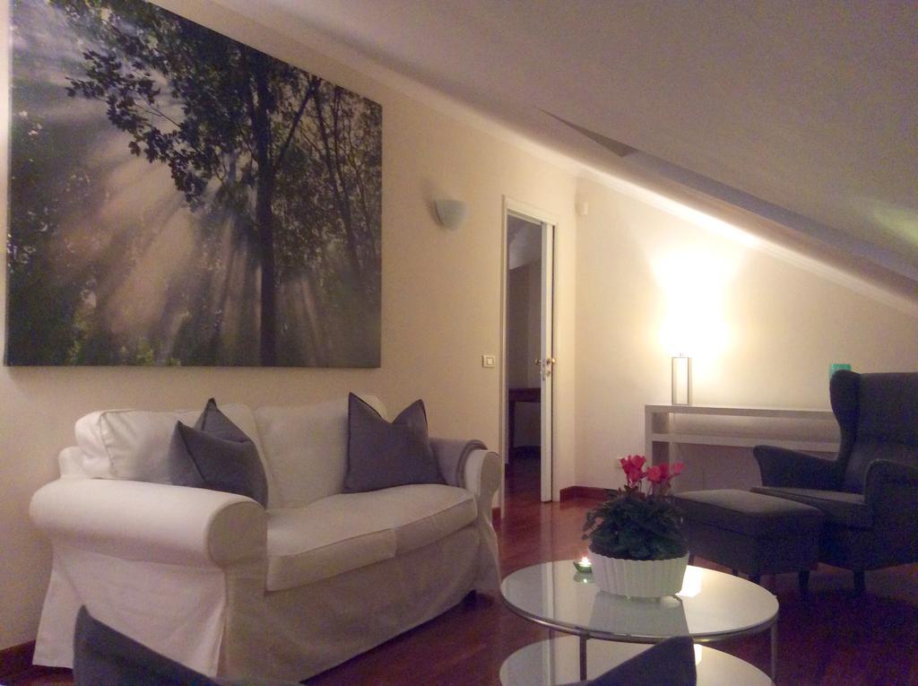 Apartment La Mansarda Alba  Habitación foto